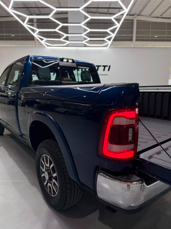 RAM 3500 6.7 I6 LIMITED LONG HORN CABINE DUPLA 4X4 TURBO DIESEL AUTOMÁTICO