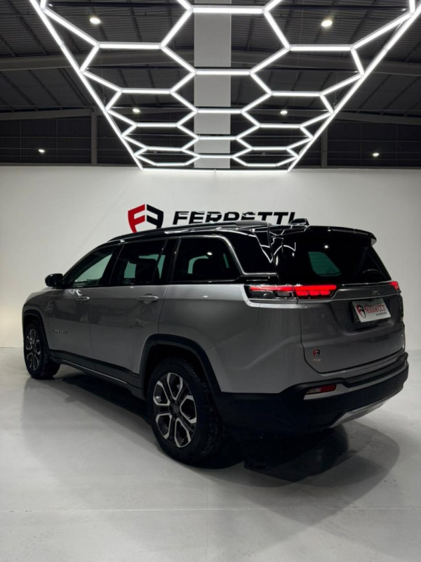 JEEP Commander 1.3 16V 4P FLEX T270 LIMITED TURBO AUTOMÁTICO AT6