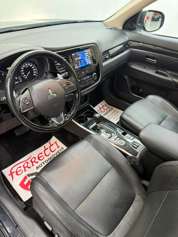 MITSUBISHI Outlander 2.2 16V 4P 4X4 DIESEL AUTOMÁTICO