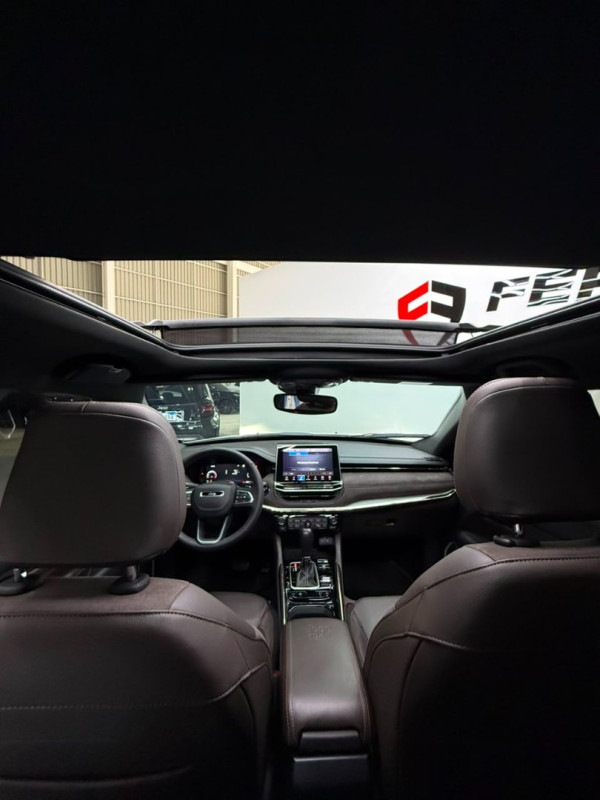 JEEP Commander 2.2 TURBO DIESEL OVERLAND 4X4 AUTOMÁTICO AT9