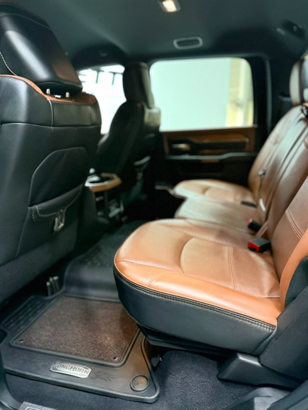 RAM 3500 6.7 I6 LIMITED LONG HORN CABINE DUPLA 4X4 TURBO DIESEL AUTOMÁTICO