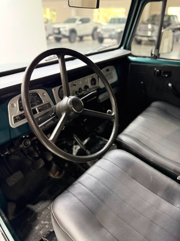 TOYOTA Bandeirante 3.7 4X4 DIESEL TETO RÍGIDO