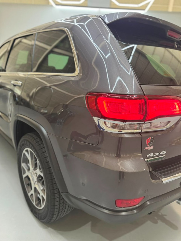 JEEP Grand Cherokee 3.0 V6 24V 4P 4X4 LIMITED TURBO DIESEL AUTOMÁTICO