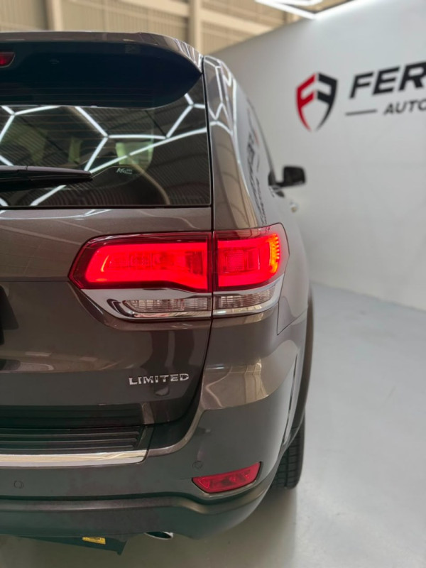 JEEP Grand Cherokee 3.0 V6 24V 4P 4X4 LIMITED TURBO DIESEL AUTOMÁTICO