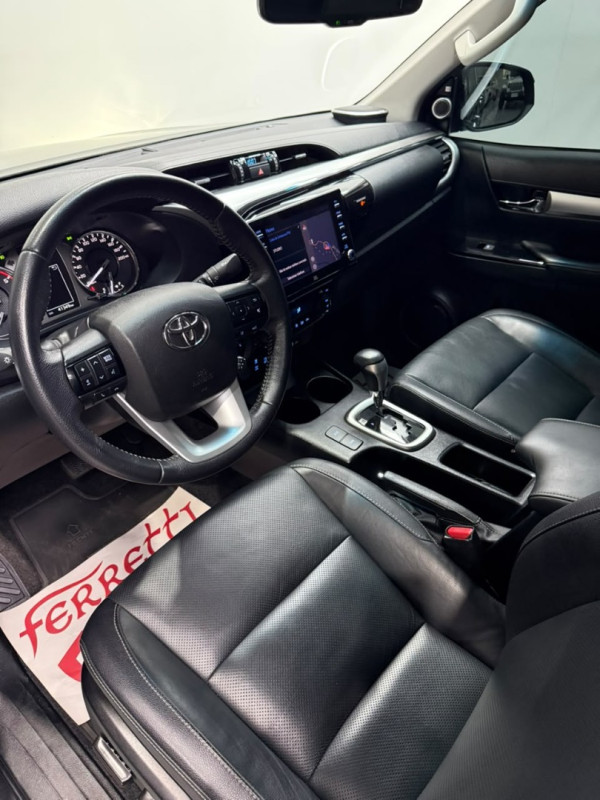 TOYOTA Hilux Caminhonete 2.8 16V SRX 4X4 TURBO DIESEL CABINE DUPLA AUTOMÁTICO