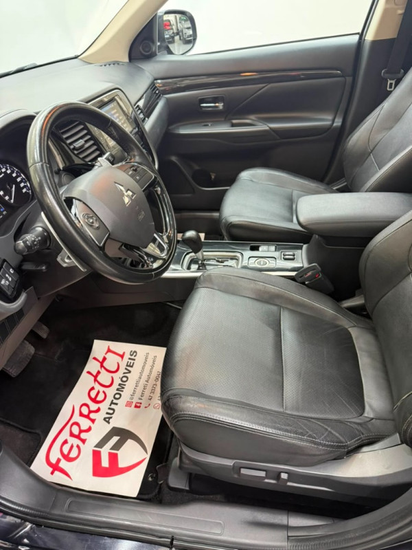MITSUBISHI Outlander 2.2 16V 4P 4X4 DIESEL AUTOMÁTICO