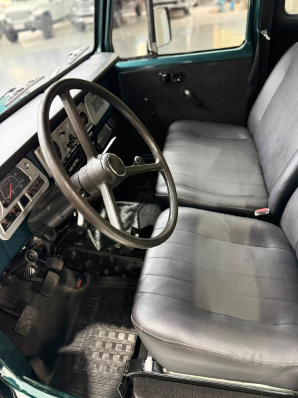 TOYOTA Bandeirante 3.7 4X4 DIESEL TETO RÍGIDO
