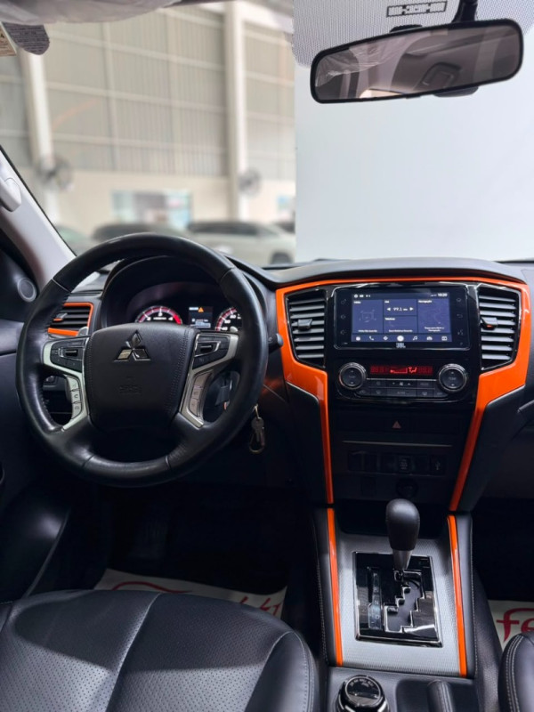 MITSUBISHI L 200 Triton 2.4 16V SPORT SAVANA SERTÕES 4X4 CABINE DUPLA TURBO DIESEL AUTOMÁTICO