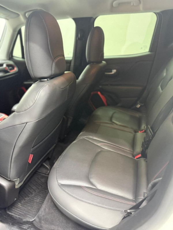 JEEP Renegade 2.0 16V 4P TURBO DIESEL TRAILHAWK 4X4 AUTOMÁTICO