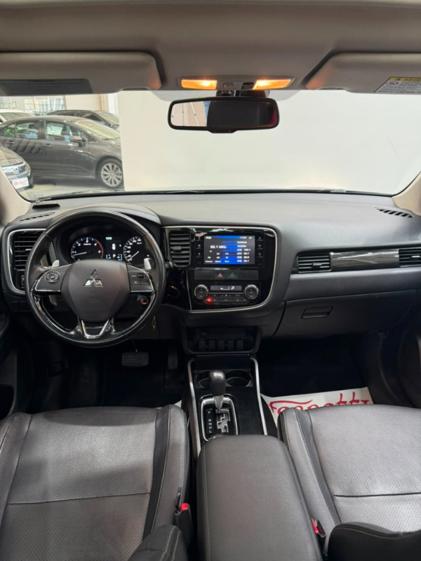 MITSUBISHI Outlander 2.2 16V 4P 4X4 DIESEL AUTOMÁTICO