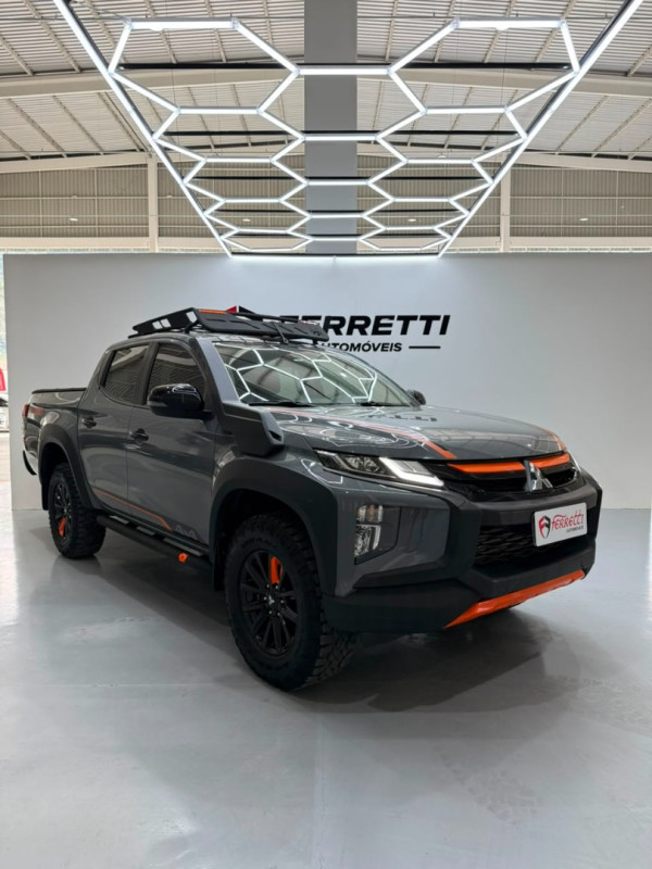 L 200 Triton 2.4 16V SPORT SAVANA SERTÕES 4X4 CABINE DUPLA TURBO DIESEL AUTOMÁTICO