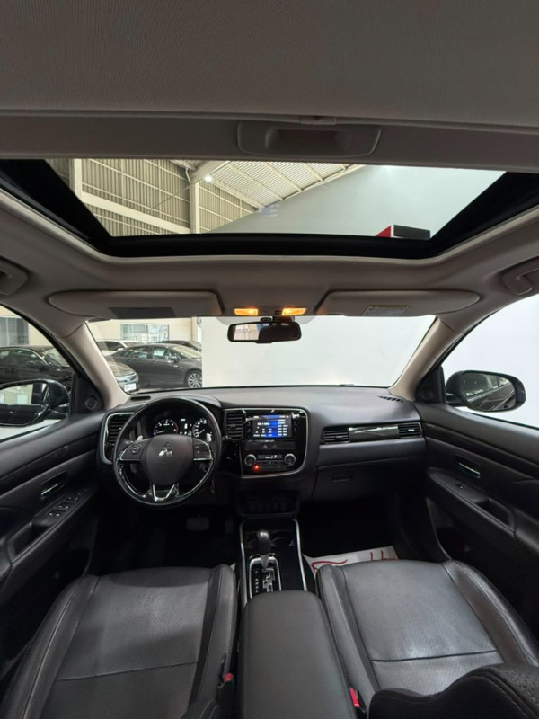 MITSUBISHI Outlander 2.2 16V 4P 4X4 DIESEL AUTOMÁTICO