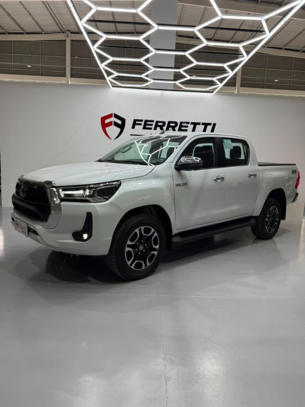 TOYOTA Hilux Caminhonete 2.8 16V SRX 4X4 TURBO DIESEL CABINE DUPLA AUTOMÁTICO