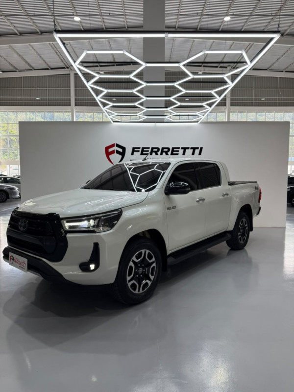TOYOTA Hilux Caminhonete 2.8 16V SRX 4X4 DIESEL CABINE DUPLA AUTOMÁTICO