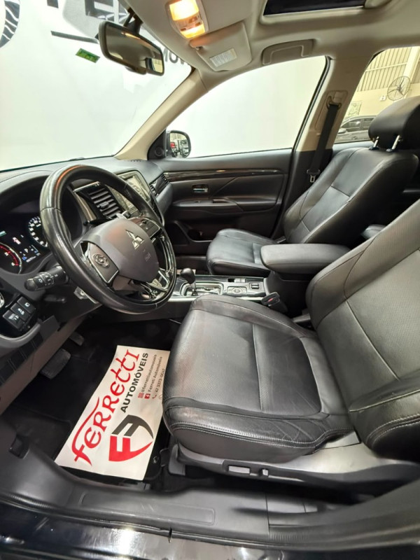 MITSUBISHI Outlander 2.2 16V 4P 4X4 DIESEL AUTOMÁTICO