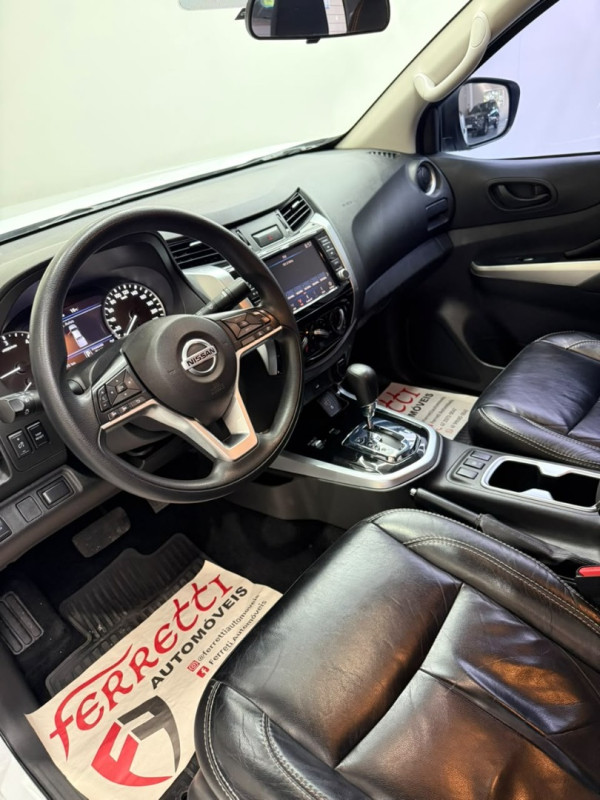 NISSAN Frontier 2.3 ATTACK CABINE DUPLA 4X4 BI-TURBO DIESEL AUTOMÁTICO