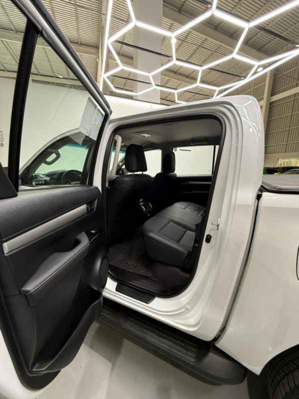 TOYOTA Hilux Caminhonete 2.8 16V SRX 4X4 TURBO DIESEL CABINE DUPLA AUTOMÁTICO
