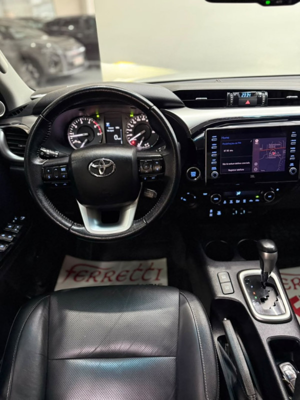 TOYOTA Hilux Caminhonete 2.8 16V SRX 4X4 DIESEL CABINE DUPLA AUTOMÁTICO