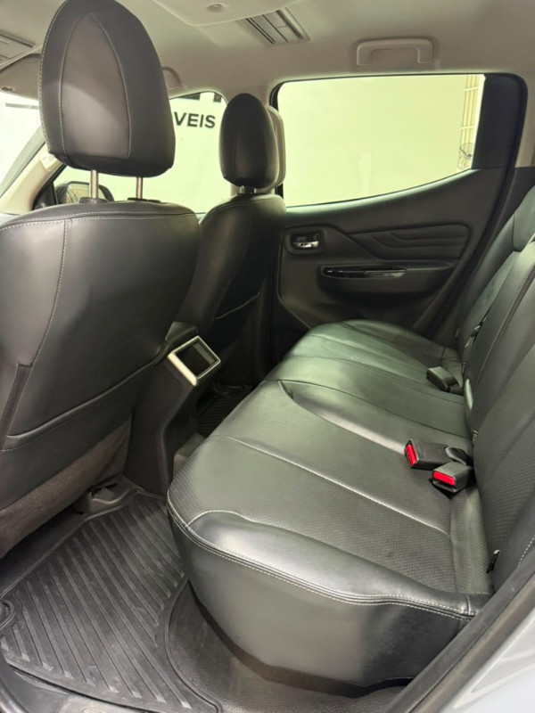MITSUBISHI L 200 Triton 2.4 16V SPORT SAVANA SERTÕES 4X4 CABINE DUPLA TURBO DIESEL AUTOMÁTICO