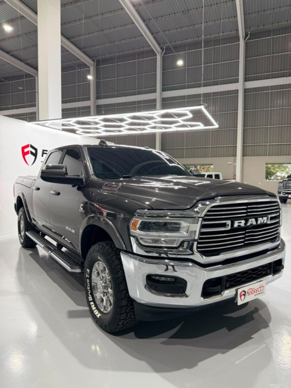 3500 6.7 I6 LIMITED LARAMIE CABINE DUPLA TURBO DIESEL AUTOMÁTICO