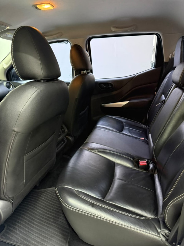 NISSAN Frontier 2.3 ATTACK CABINE DUPLA 4X4 BI-TURBO DIESEL AUTOMÁTICO