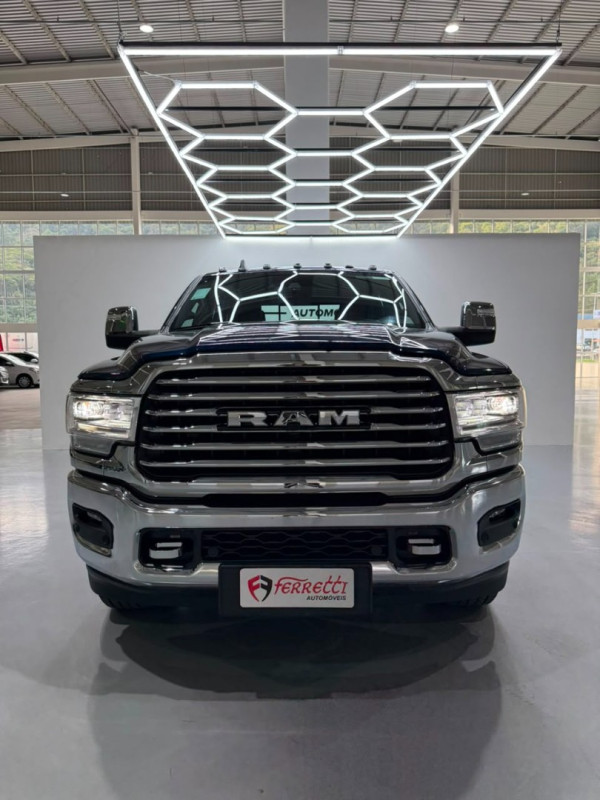 RAM 3500 6.7 I6 LIMITED LONG HORN CABINE DUPLA 4X4 TURBO DIESEL AUTOMÁTICO
