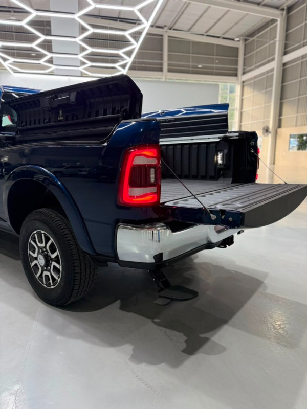 RAM 3500 6.7 I6 LIMITED LONG HORN CABINE DUPLA 4X4 TURBO DIESEL AUTOMÁTICO