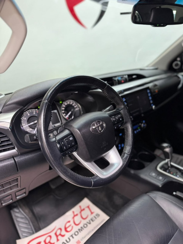 TOYOTA Hilux Caminhonete 2.8 16V SRX 4X4 DIESEL CABINE DUPLA AUTOMÁTICO