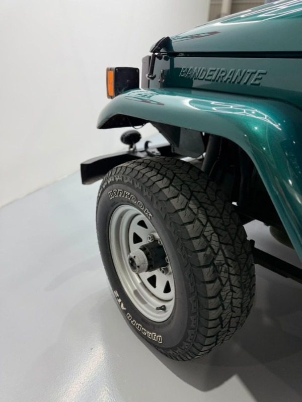 TOYOTA Bandeirante 3.7 4X4 DIESEL TETO RÍGIDO