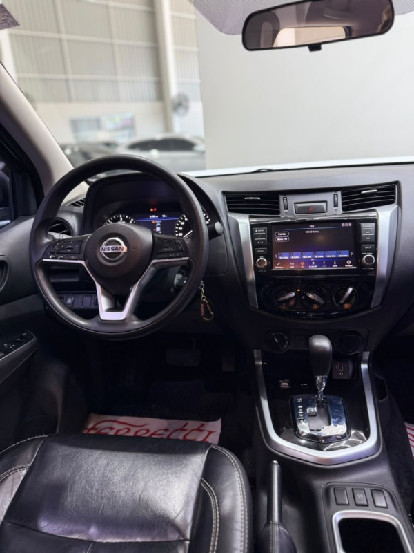 NISSAN Frontier 2.3 ATTACK CABINE DUPLA 4X4 BI-TURBO DIESEL AUTOMÁTICO