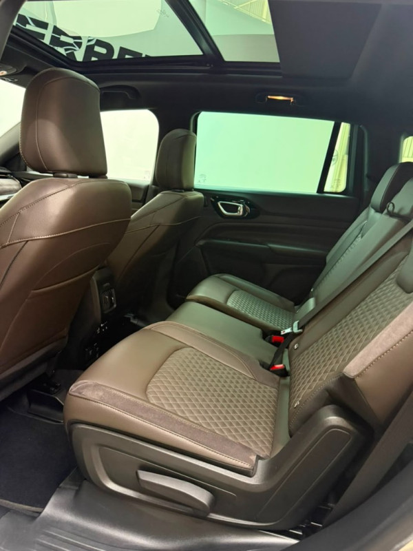 JEEP Commander 2.0 16V 4P TD380 OVERLAND 4X4 TURBO DIESEL AUTOMÁTICO AT9