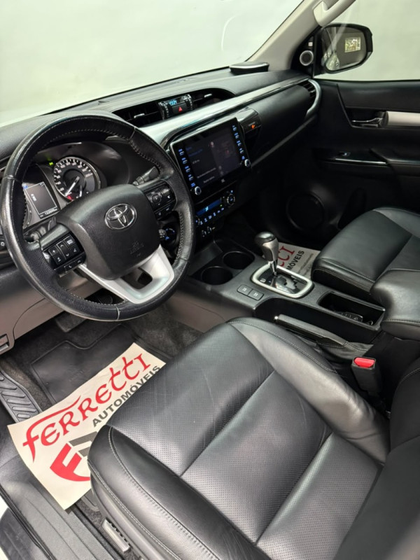TOYOTA Hilux Caminhonete 2.8 16V SRX 4X4 DIESEL CABINE DUPLA AUTOMÁTICO