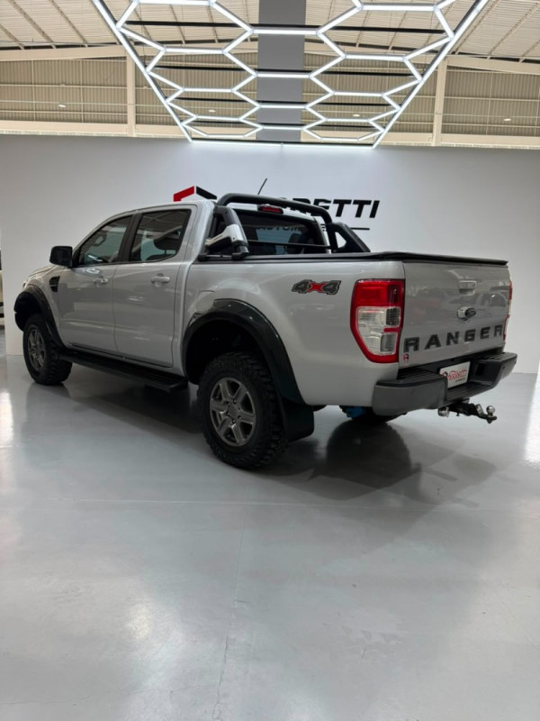 FORD Ranger 2.2 16V XLS DIESEL CABINE DUPLA AUTOMÁTICO