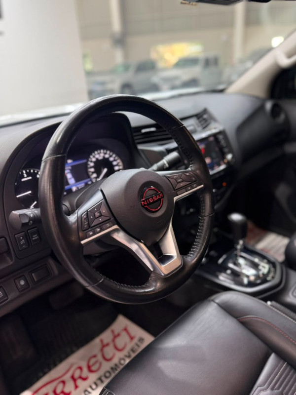 NISSAN Frontier 2.3 16V PRO4X CABINE DUPLA 4X4 BI-TURBO DIESEL AUTOMÁTICO