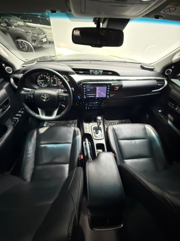 TOYOTA Hilux Caminhonete 2.8 16V SRX 4X4 TURBO DIESEL CABINE DUPLA AUTOMÁTICO