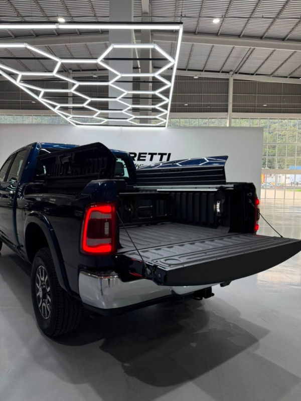 RAM 3500 6.7 I6 LIMITED LONG HORN CABINE DUPLA 4X4 TURBO DIESEL AUTOMÁTICO