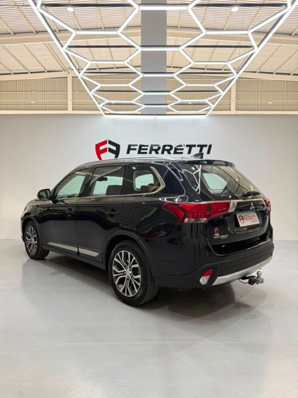 MITSUBISHI Outlander 2.2 16V 4P 4X4 DIESEL AUTOMÁTICO