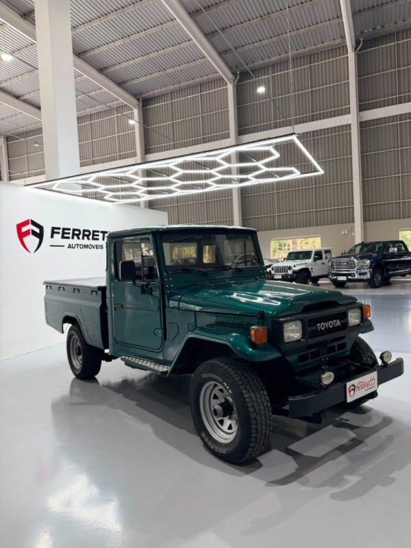 Bandeirante 3.7 4X4 DIESEL TETO RÍGIDO