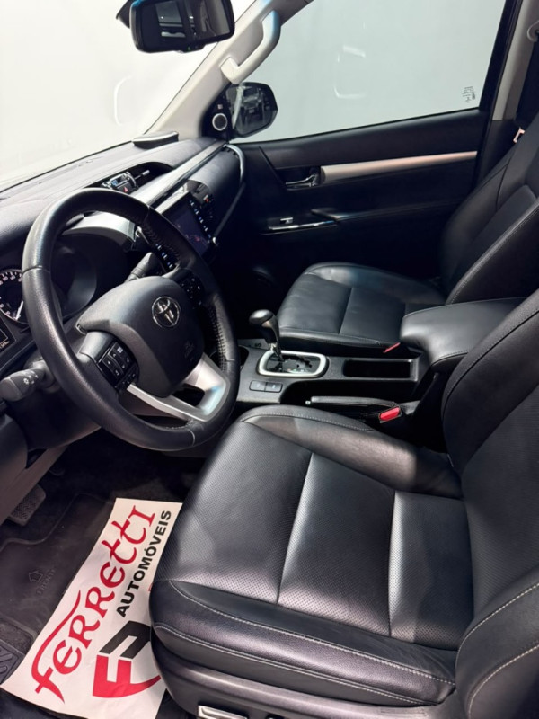 TOYOTA Hilux Caminhonete 2.8 16V SRX 4X4 TURBO DIESEL CABINE DUPLA AUTOMÁTICO