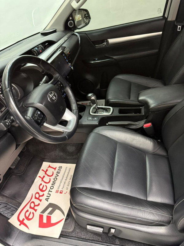 TOYOTA Hilux Caminhonete 2.8 16V SRX 4X4 DIESEL CABINE DUPLA AUTOMÁTICO