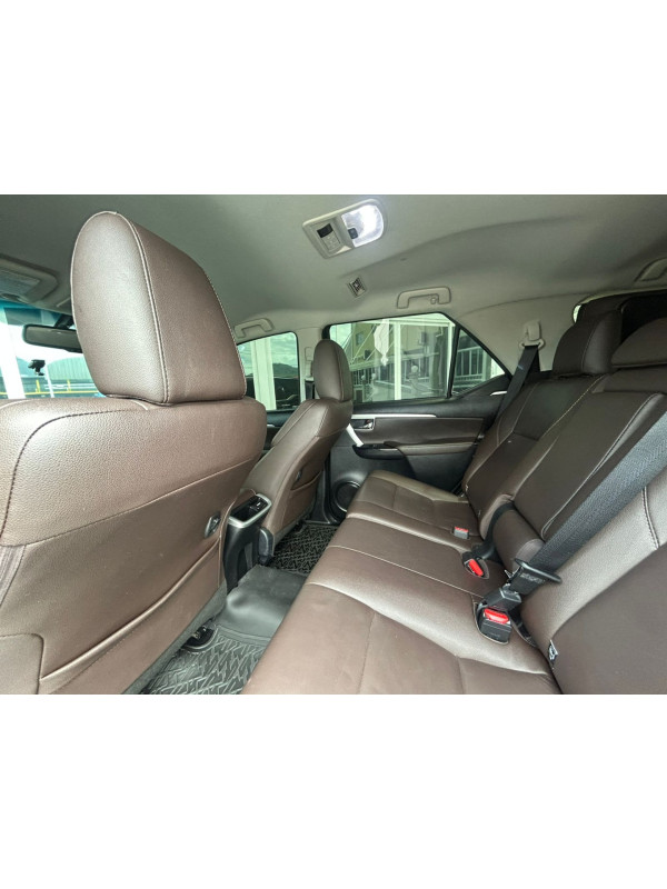 TOYOTA Hilux SW4 2.8 16V 4P SRX 4X4 7 LUGARES TURBO DIESEL AUTOMÁTICO