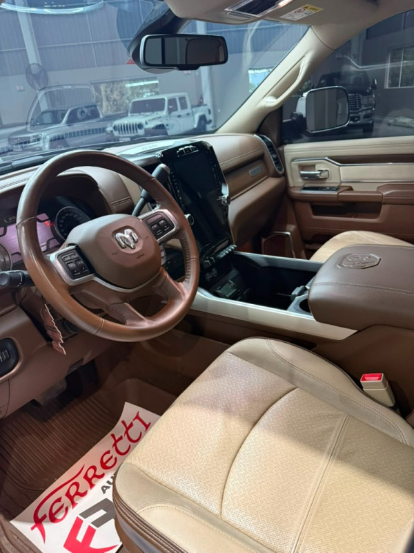 RAM 3500 6.7 I6 LIMITED LARAMIE CABINE DUPLA TURBO DIESEL AUTOMÁTICO