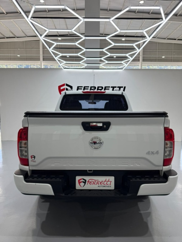 NISSAN Frontier 2.3 ATTACK CABINE DUPLA 4X4 BI-TURBO DIESEL AUTOMÁTICO