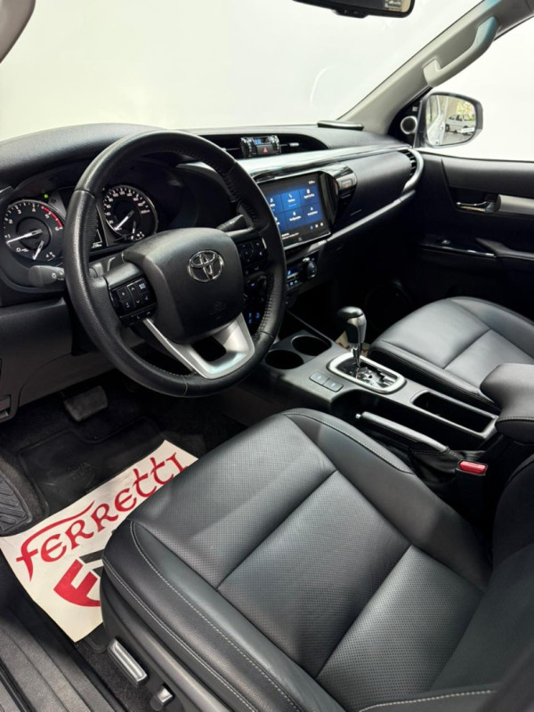 TOYOTA Hilux Caminhonete 2.8 16V SRX 4X4 TURBO DIESEL CABINE DUPLA AUTOMÁTICO