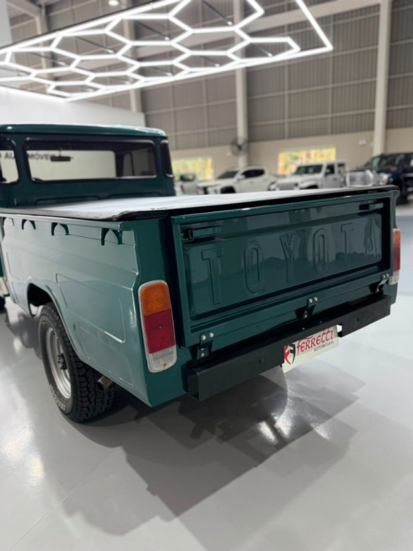 TOYOTA Bandeirante 3.7 4X4 DIESEL TETO RÍGIDO