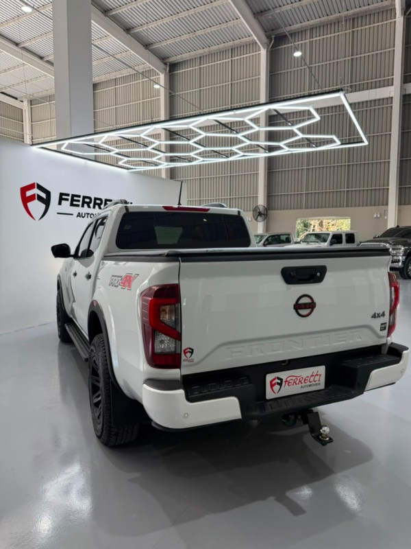 NISSAN Frontier 2.3 16V PRO4X CABINE DUPLA 4X4 BI-TURBO DIESEL AUTOMÁTICO