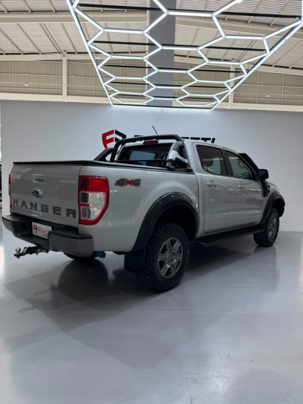 FORD Ranger 2.2 16V XLS DIESEL CABINE DUPLA AUTOMÁTICO