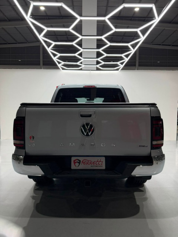 VOLKSWAGEN Amarok 3.0 V6 CABINE DUPLA HIGHLINE 4X4 TURBO INTERCOOLER AUTOMÁTICO