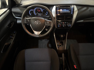 Yaris Sedan 1.5 16V 4P FLEX XL LIVE MULTIDRIVE AUTOMÁTICO CVT
