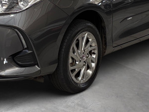 Yaris Sedan 1.5 16V 4P FLEX XL PLUS TECH MULTIDRIVE AUTOMÁTICO CVT